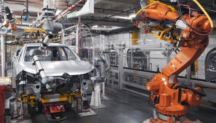 EL CENTRO DE MADRID DE STELLANTIS ABRE UN SEGUNDO TURNO DE TRABAJO POR EL ÉXITO DEL NUEVO CITROËN C4
